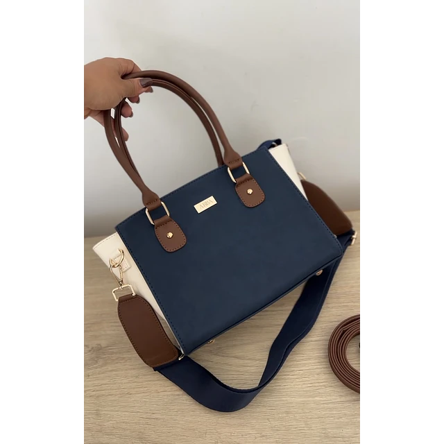 Tita azul