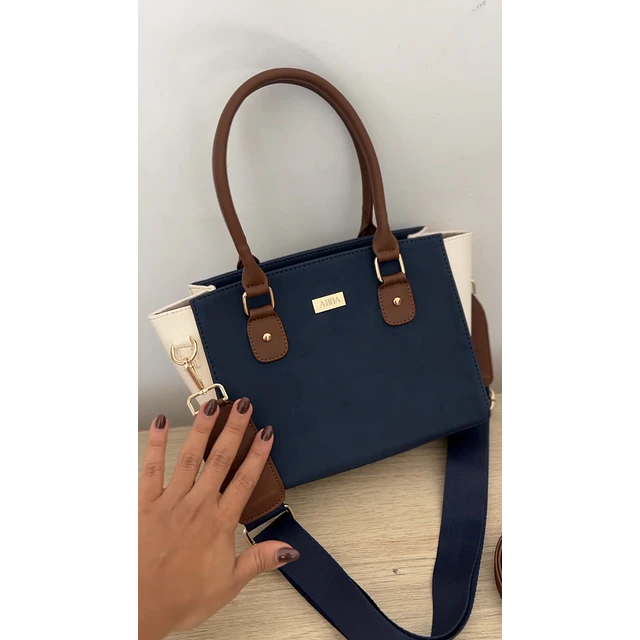 Tita azul