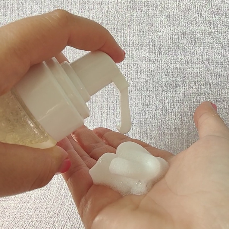 Espuma de Limpieza Facial para Piel Grasa con Tea Tree y Agua de Rosas – Abeja Reina 3