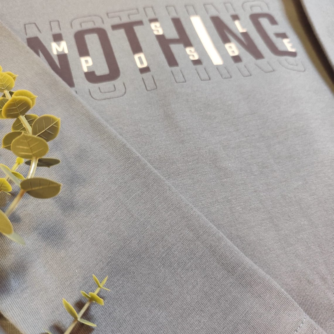 T-shirt manga comprida Nothing 2