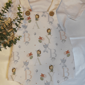 Jardineira com t-shirt manga curta 