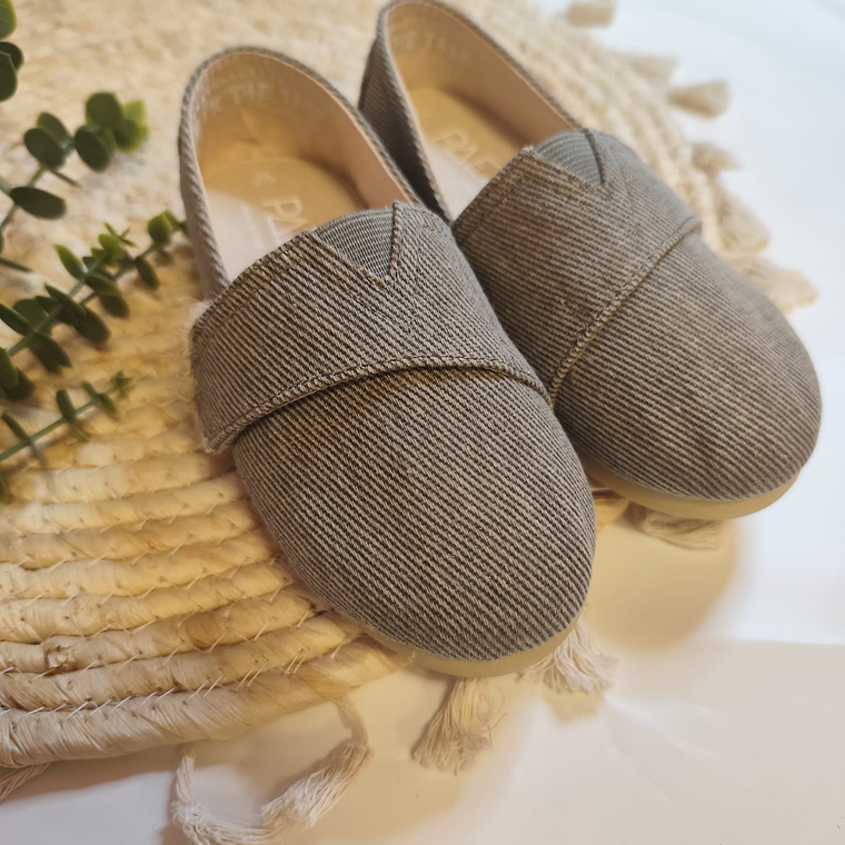 Paez essential grey 1