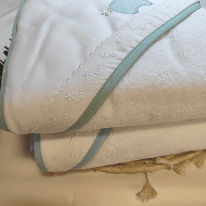 Toalha de banho com bordado