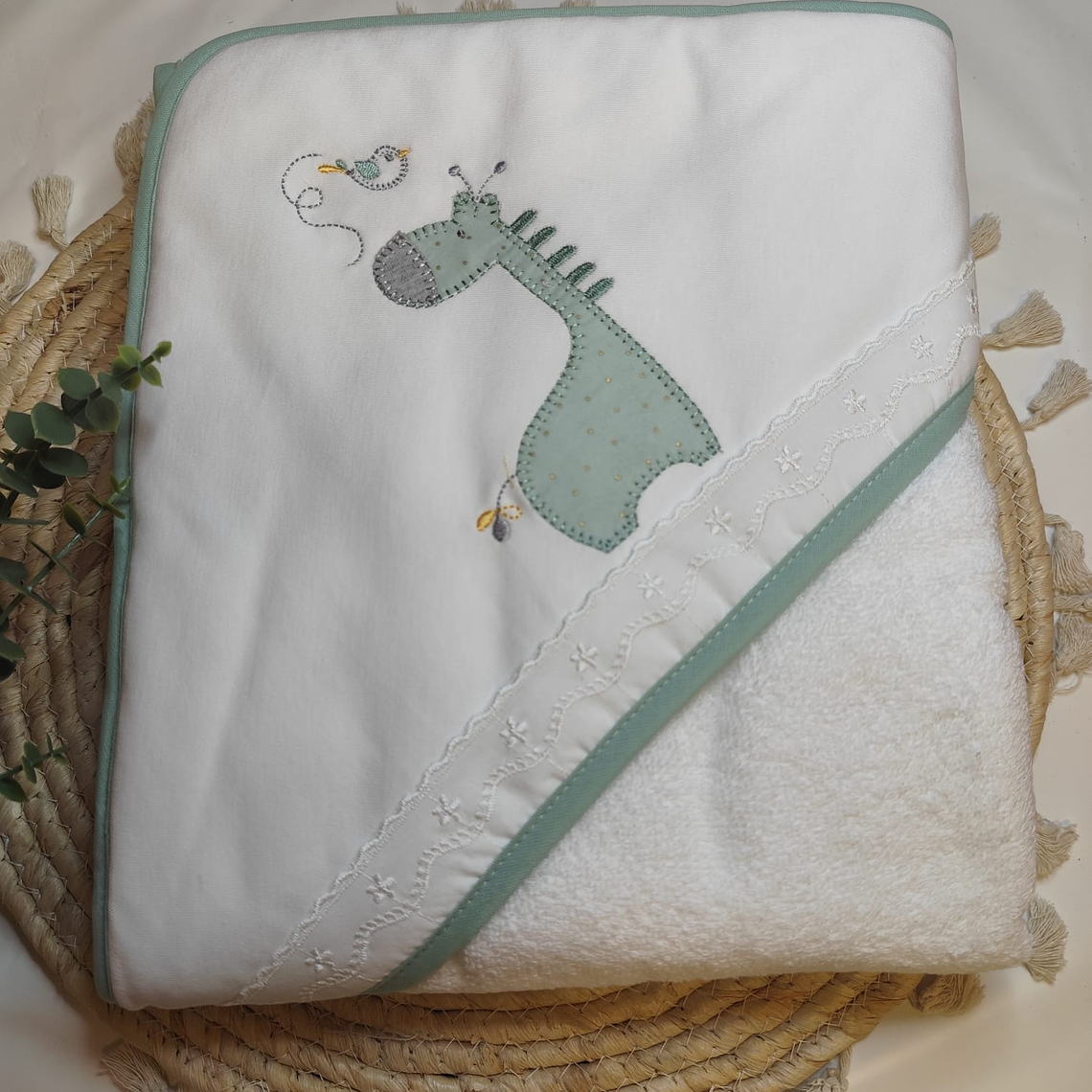 Toalha de banho com bordado 2