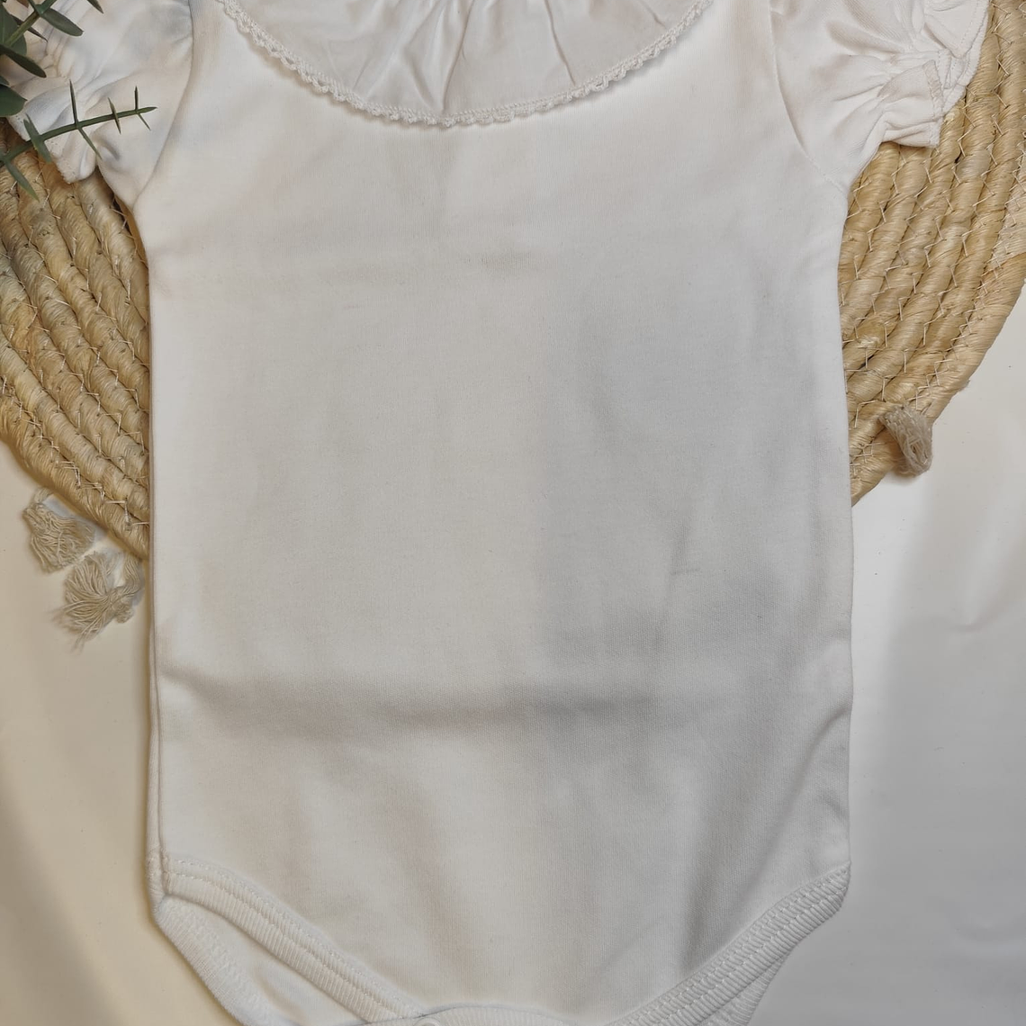Body manga curta de algodão com gola bordada 1