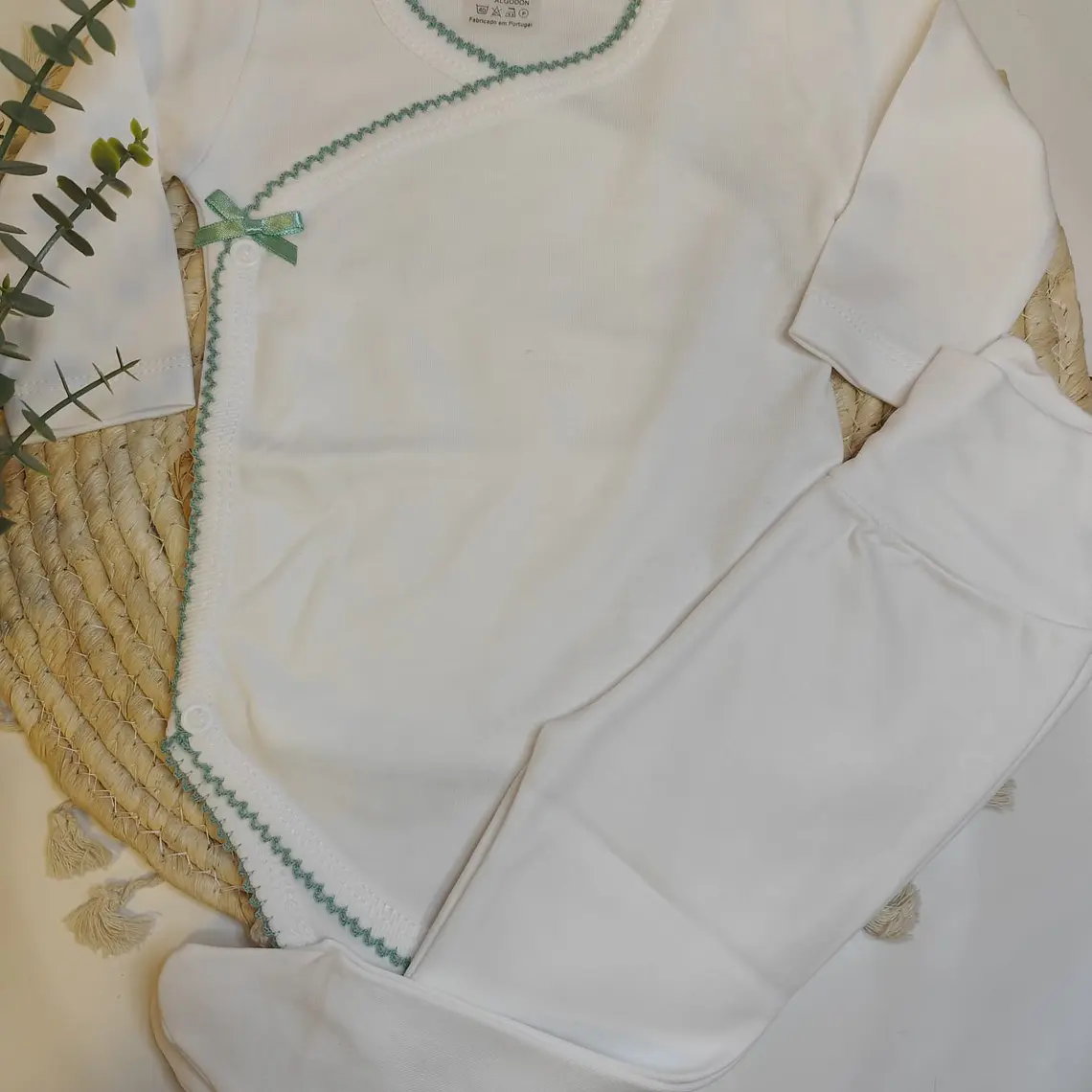 Conjunto body cruzado algodão e calças 3