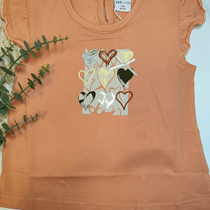 T-shirt manga curta corações