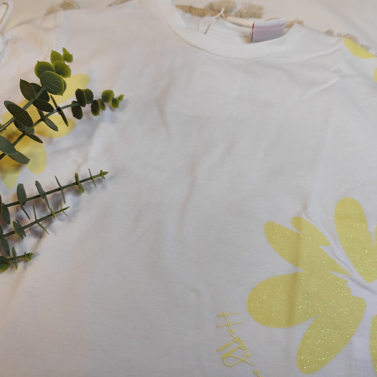 T-shirt manga curta flor amarela 1