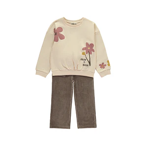Conjunto menina