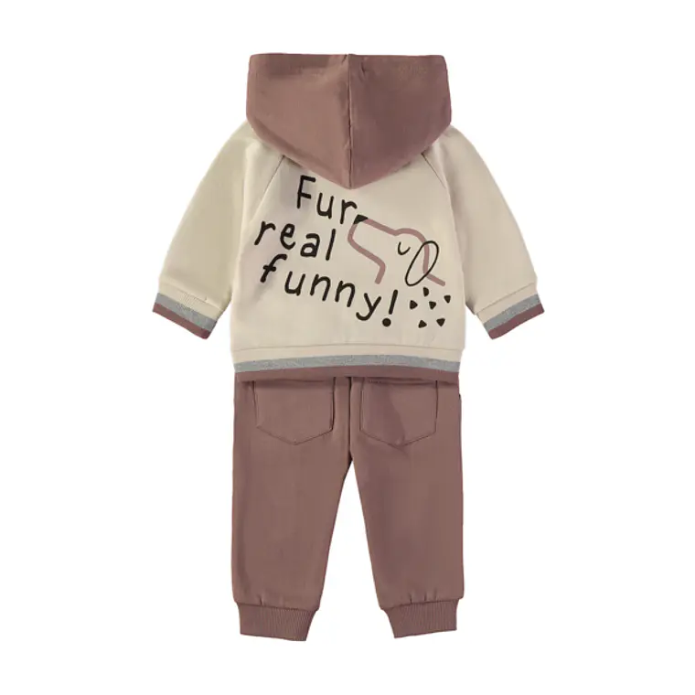 Conjunto com capuz 2