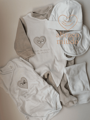 Conjunto Primeira Roupinha 1 Mês – 100% Algodão com Carda | “Amor do Papá e da Mamã”