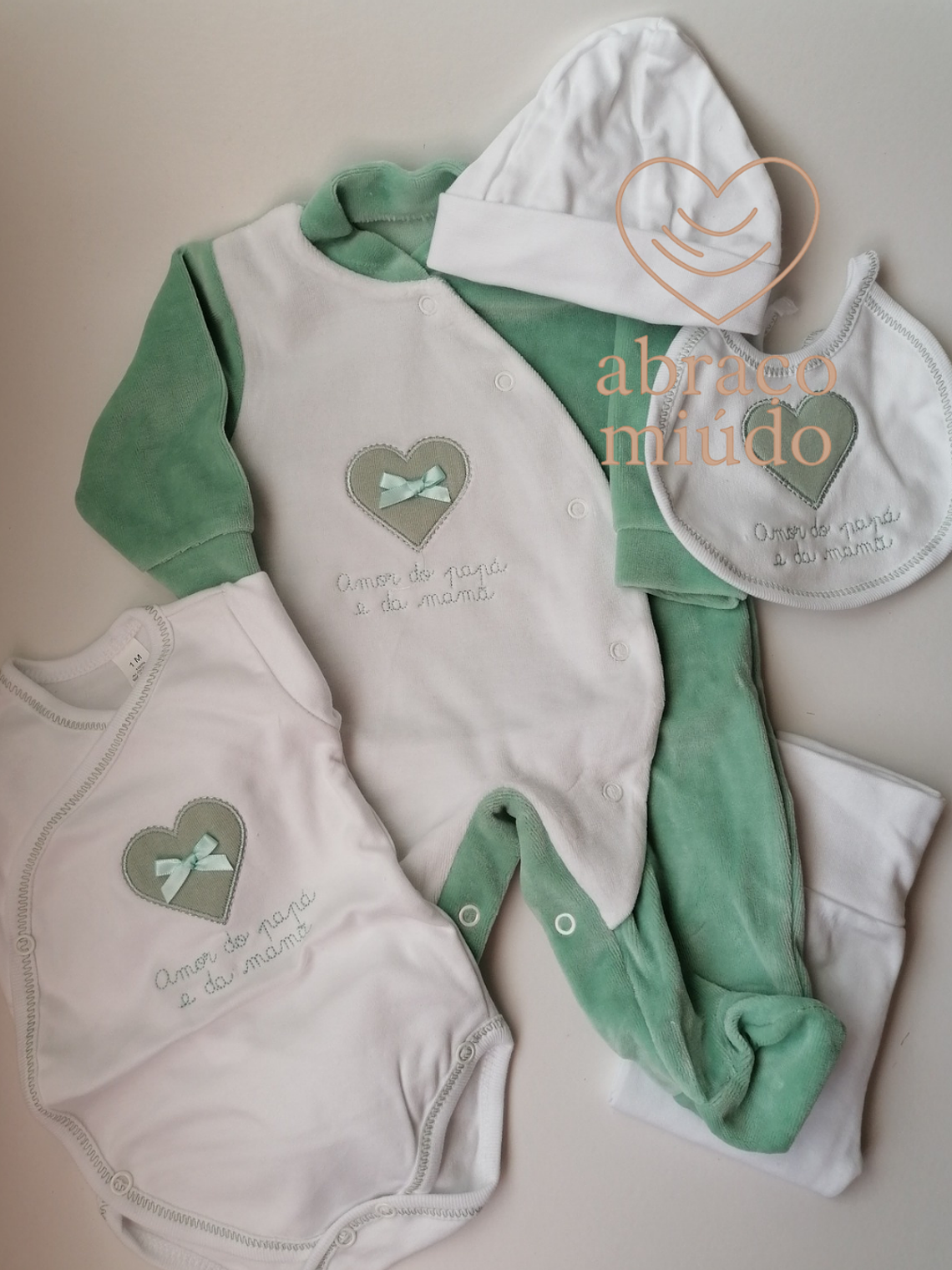 Conjunto Primeira Roupinha 1 Mês – 100% Algodão com Carda | “Amor do Papá e da Mamã” 3