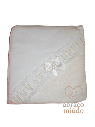 Toalha de Banho 80x80 com Capuz – Detalhe Rendado
