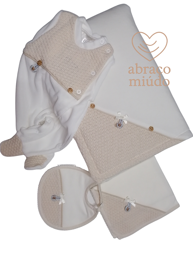 Conjunto de Saída de Maternidade em Várias Cores – 4 Peças 3