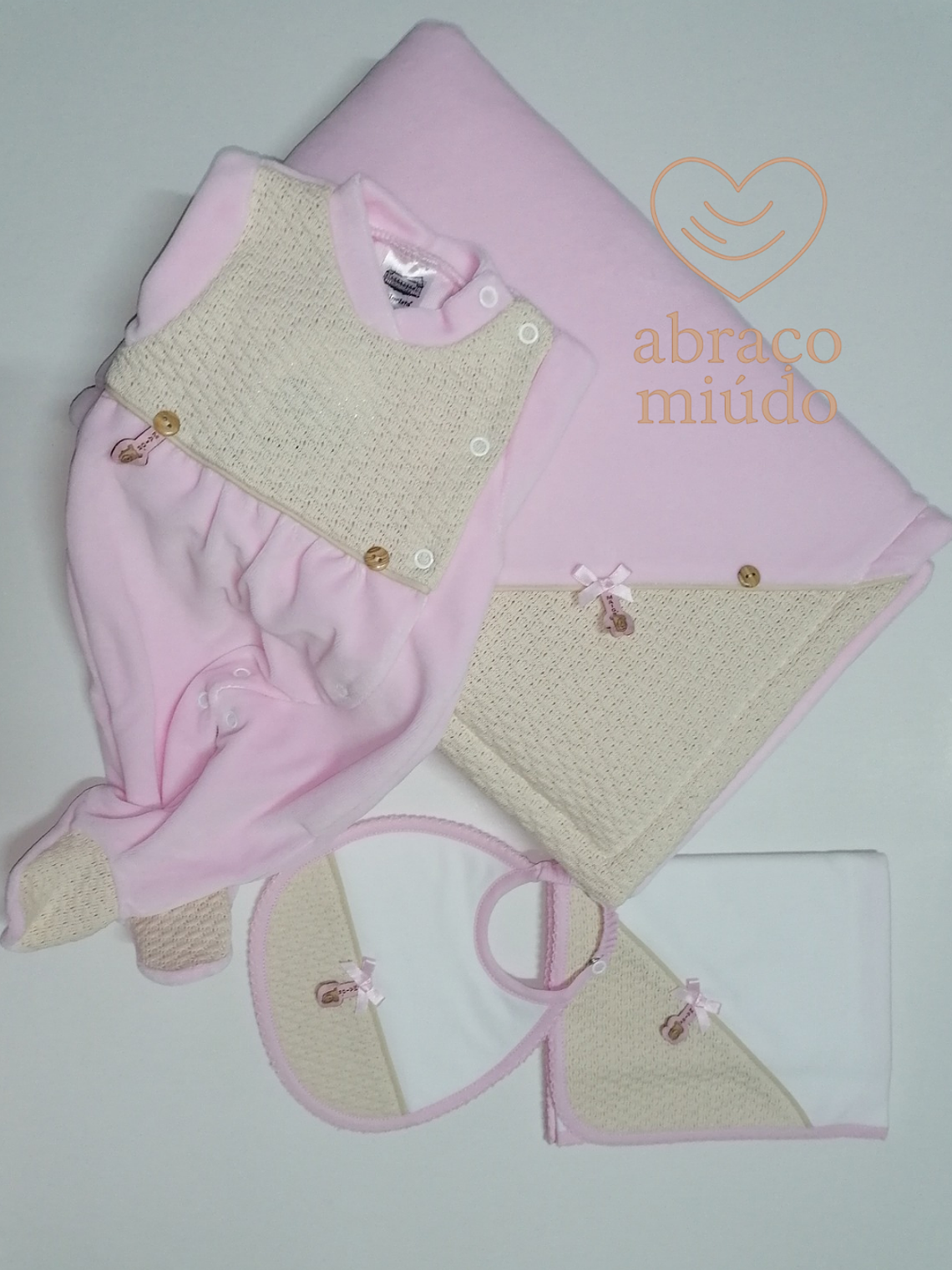 Conjunto de Saída de Maternidade em Várias Cores – 4 Peças 4