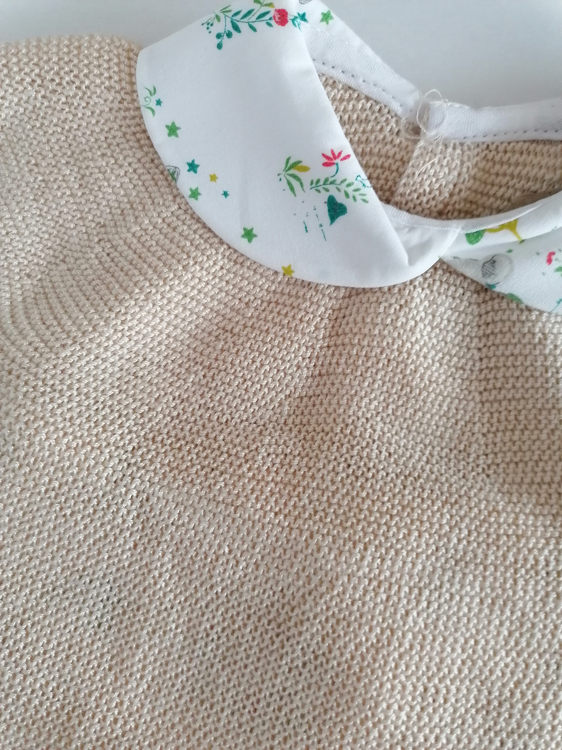 Conjunto bebé malha com gola e tapa-fraldas estampado 4