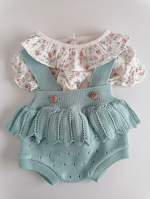 Conjunto bebé fofo em malha com blusa floral e folho