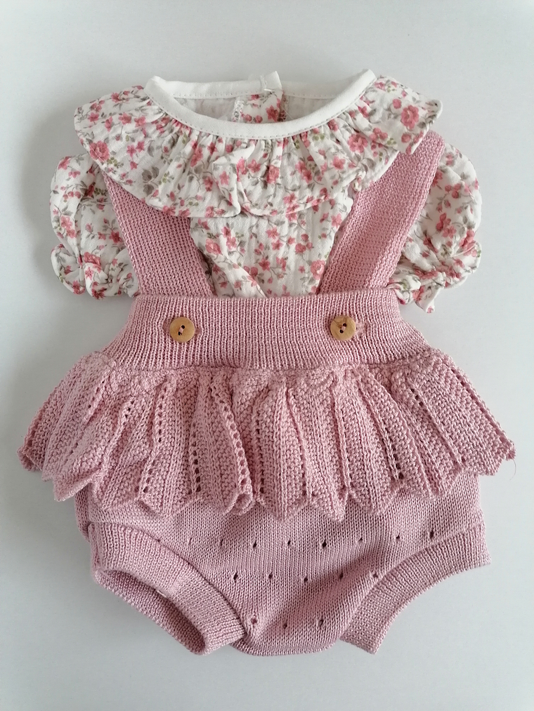 Conjunto bebé fofo em malha com blusa floral e folho 1