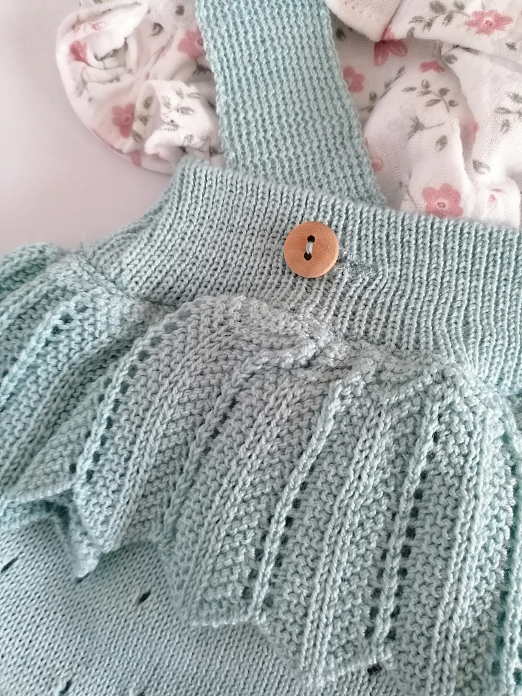 Conjunto bebé fofo em malha com blusa floral e folho 3