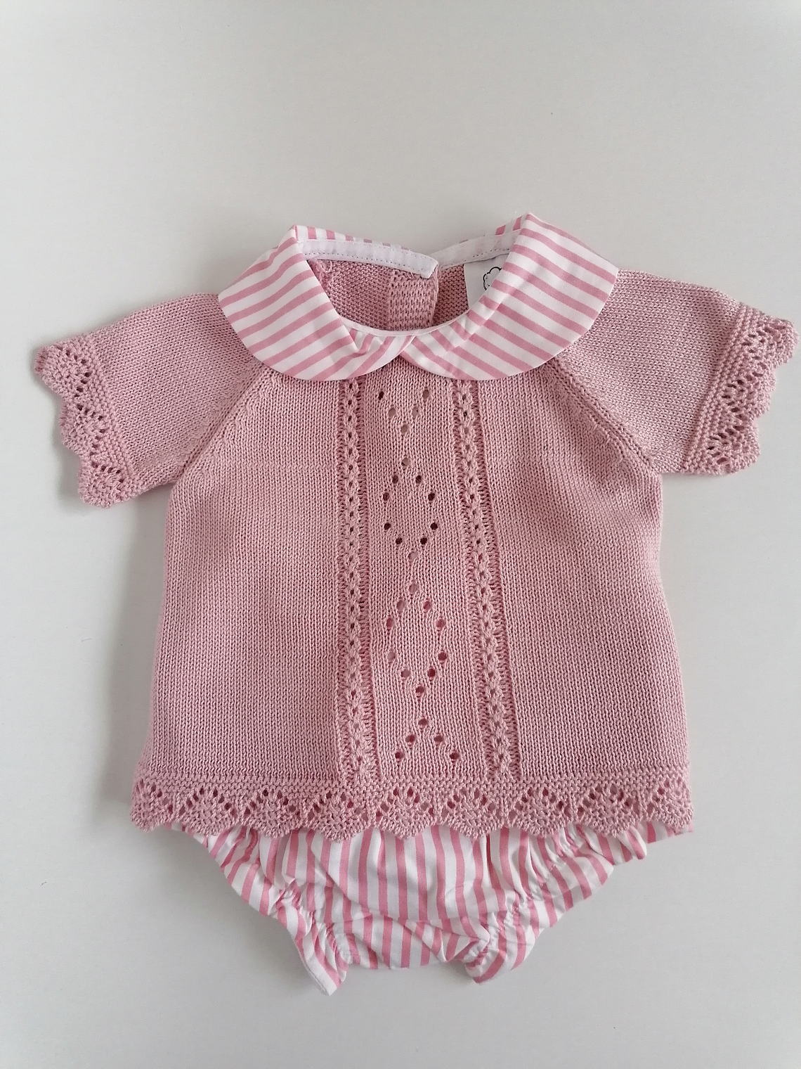 Conjunto bebé malha com gola e fofo às riscas 6