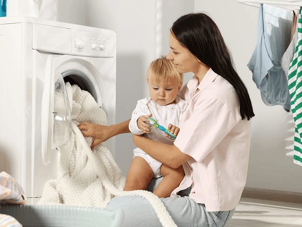 Como preparar a roupa do bebé antes da primeira utilização