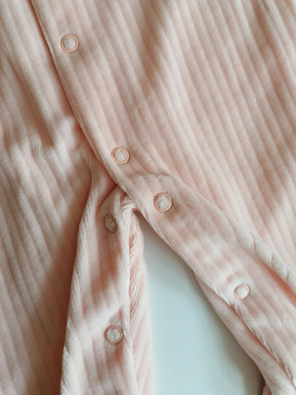 Babygrow de Veludo – Suave e Confortável vários tamanhos, Cor salmão  4