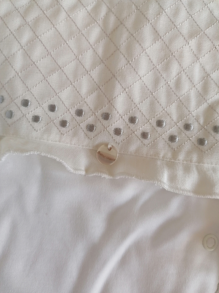 Babygrow de algodão com peitilho acolchoado 9