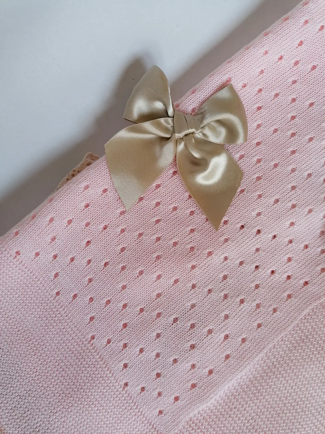 Manta de Bebé em Malha com Renda e Laço | Primavera Verão 4