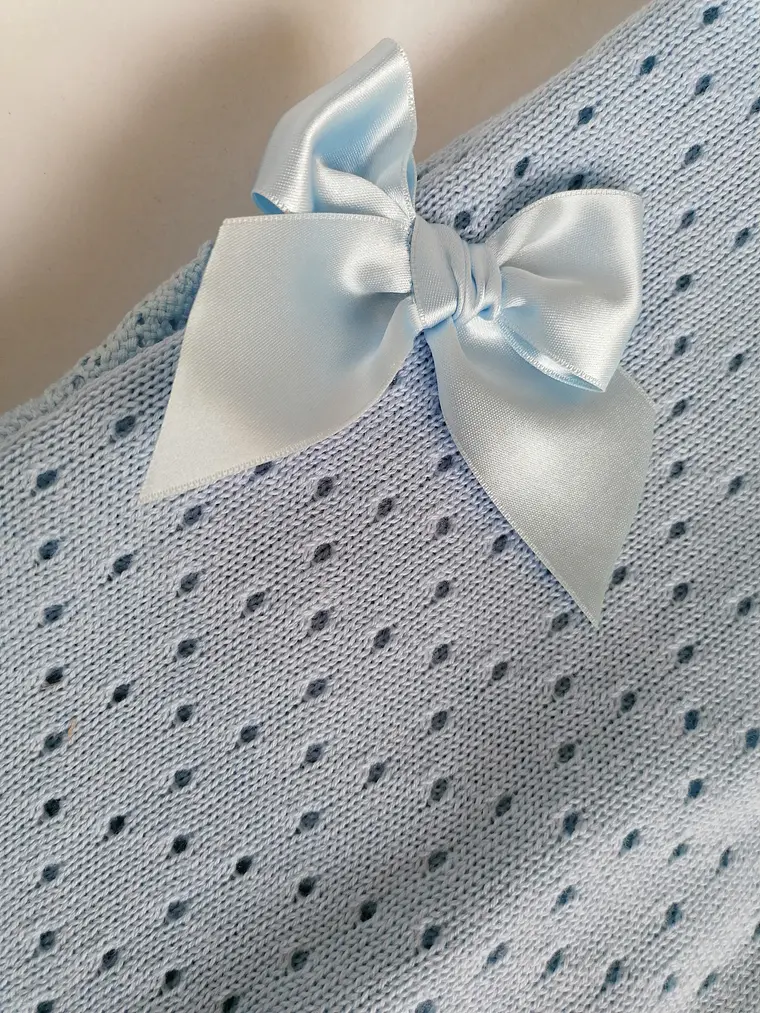 Manta de Bebé em Malha com Renda e Laço | Primavera Verão 10