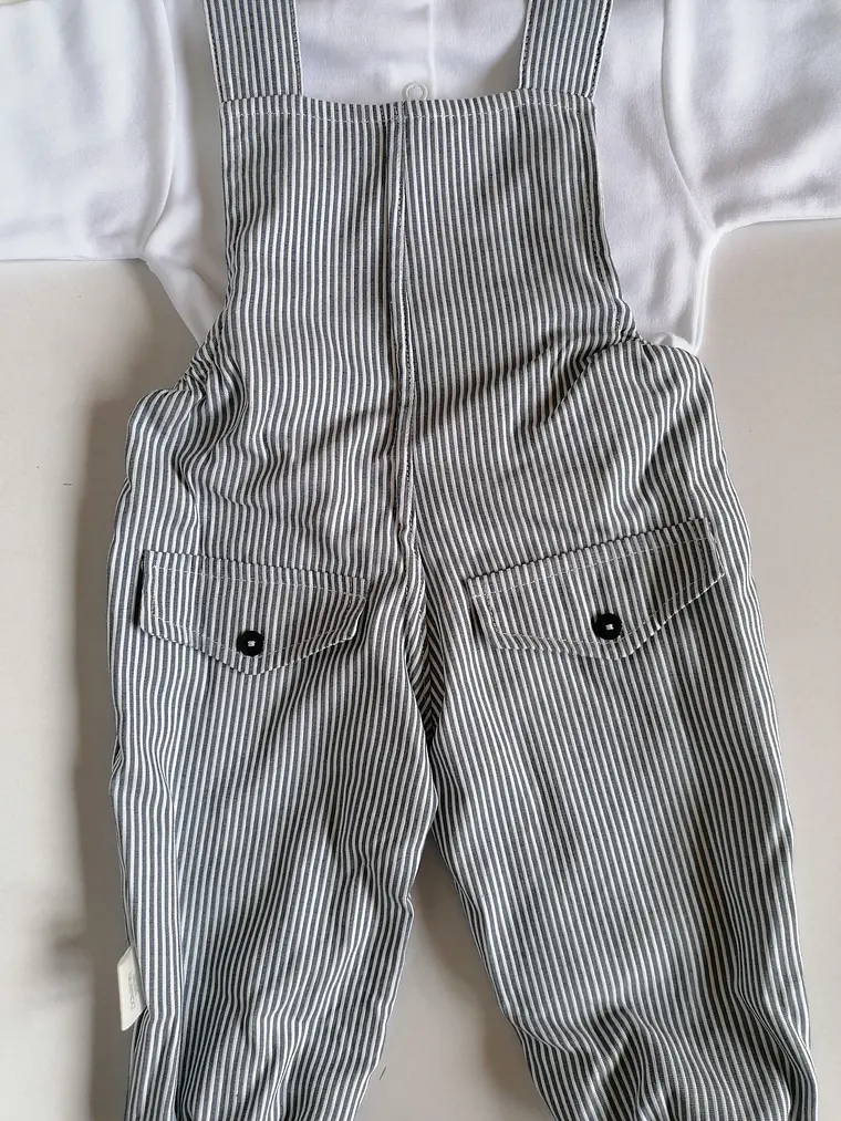 Jardineira para Bebé 6 Meses com Camisola Branca e Ursinho Bordado 2