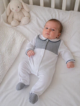 Babygrow de Algodão para Bebé com Gola Clássica