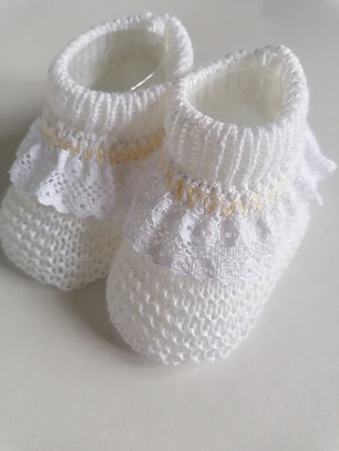Carapins bebé em malha com renda | Botinhas recém-nascido