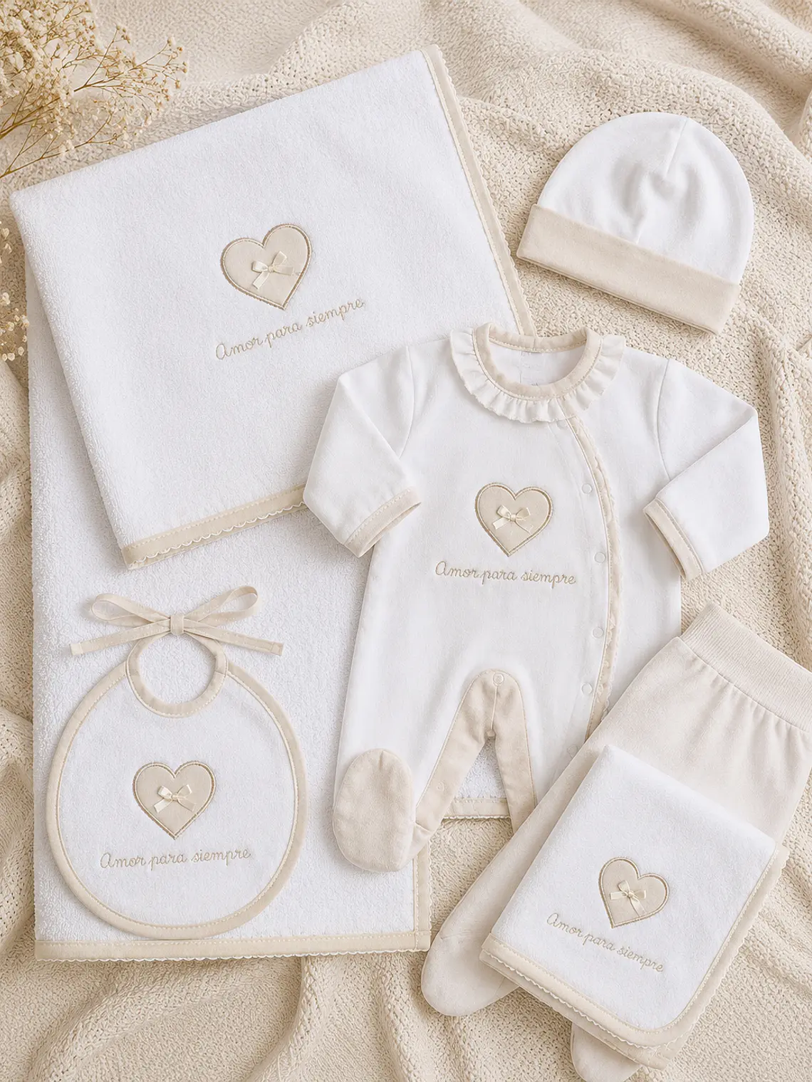 Conjunto Primeira Roupinha Bebé “Amor Para Sempre” em Algodão com Toalha e Fralda 1