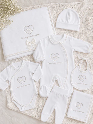 Conjunto Primeira Roupinha Bebé “Amor Para Sempre” em Veludo com Toalha e Fralda