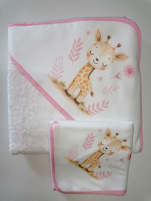 🦒 Coleção Girafinha Rosa | Toalha de banho + fralda 