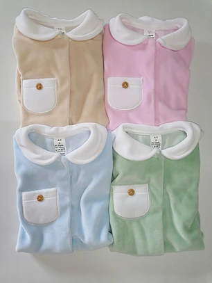 Babygrow Premium de Veludo com Gola e Bolso
