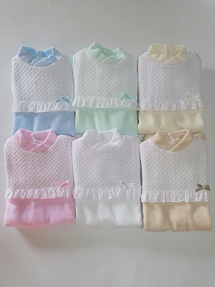 Babygrow Premium em veludo com Renda e Folho 