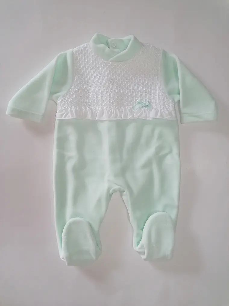 Babygrow Premium em veludo com Renda e Folho  3