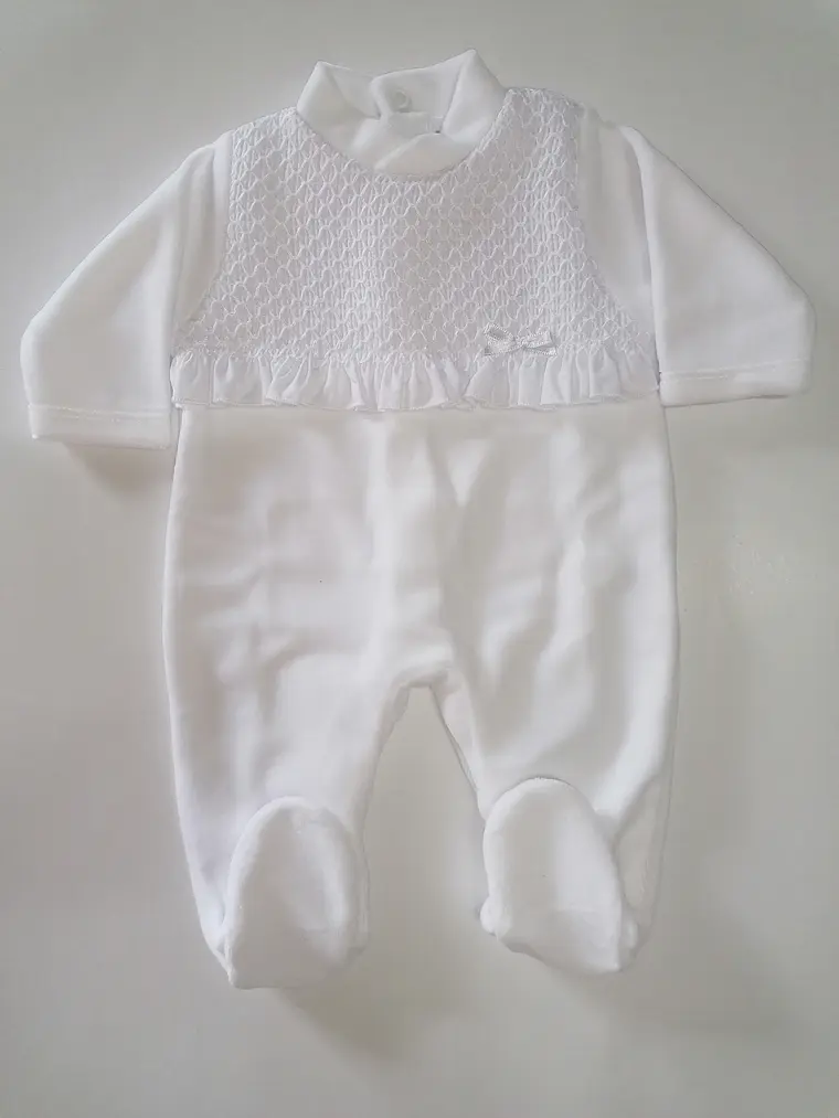Babygrow Premium em veludo com Renda e Folho  6