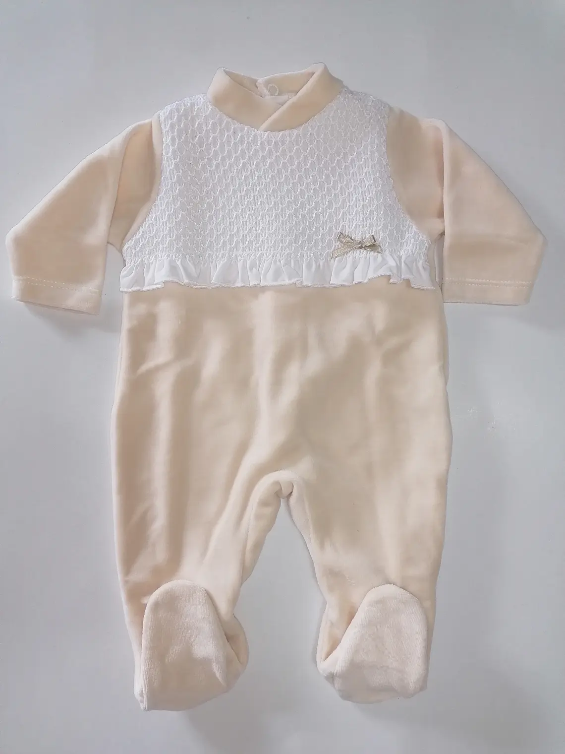Babygrow Premium em veludo com Renda e Folho  7