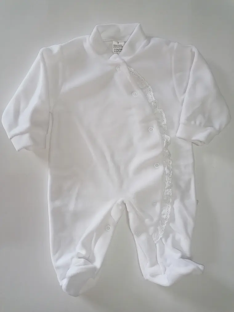 Babygrow Premium de Veludo com Renda Lateral  3