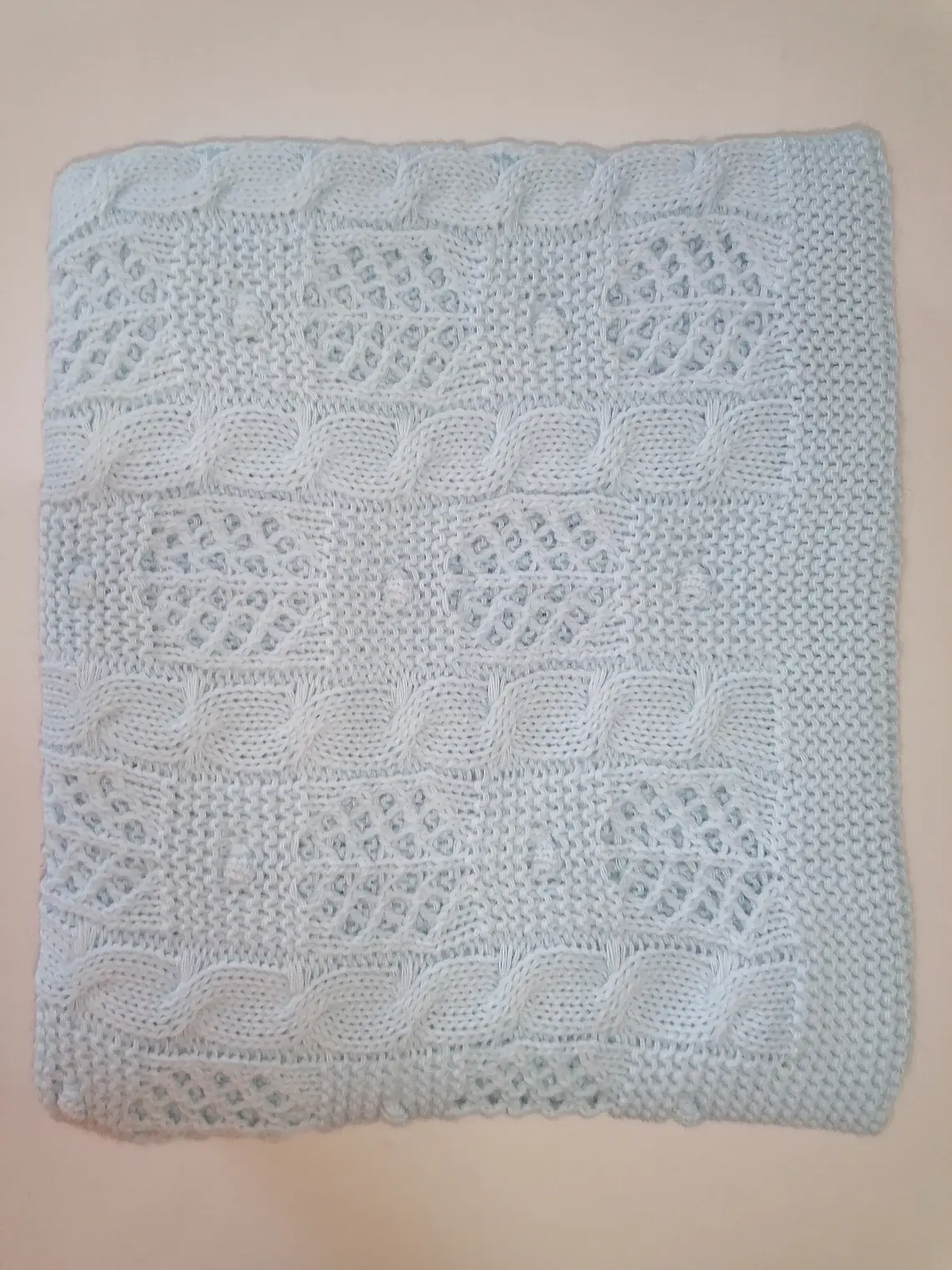 Manta da Avó em Malha 🧶🤍 2