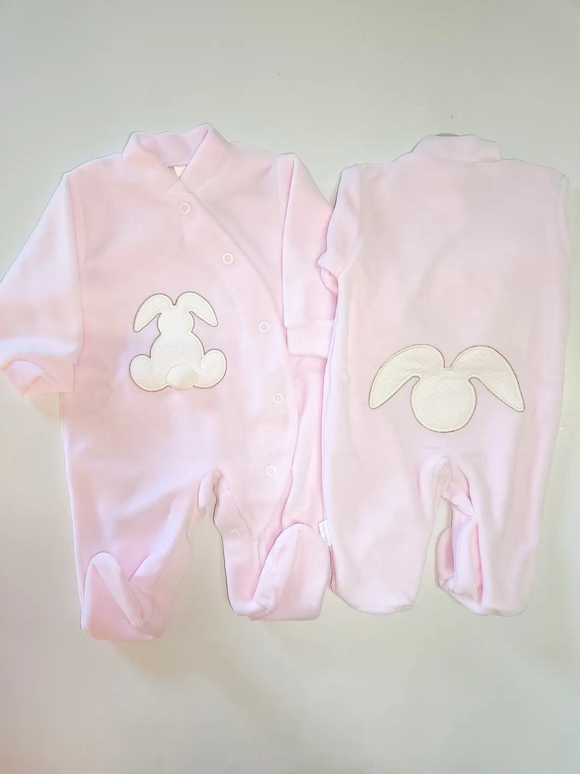 🐰 Babygrow de Veludo Coelhinho com Pompom 4