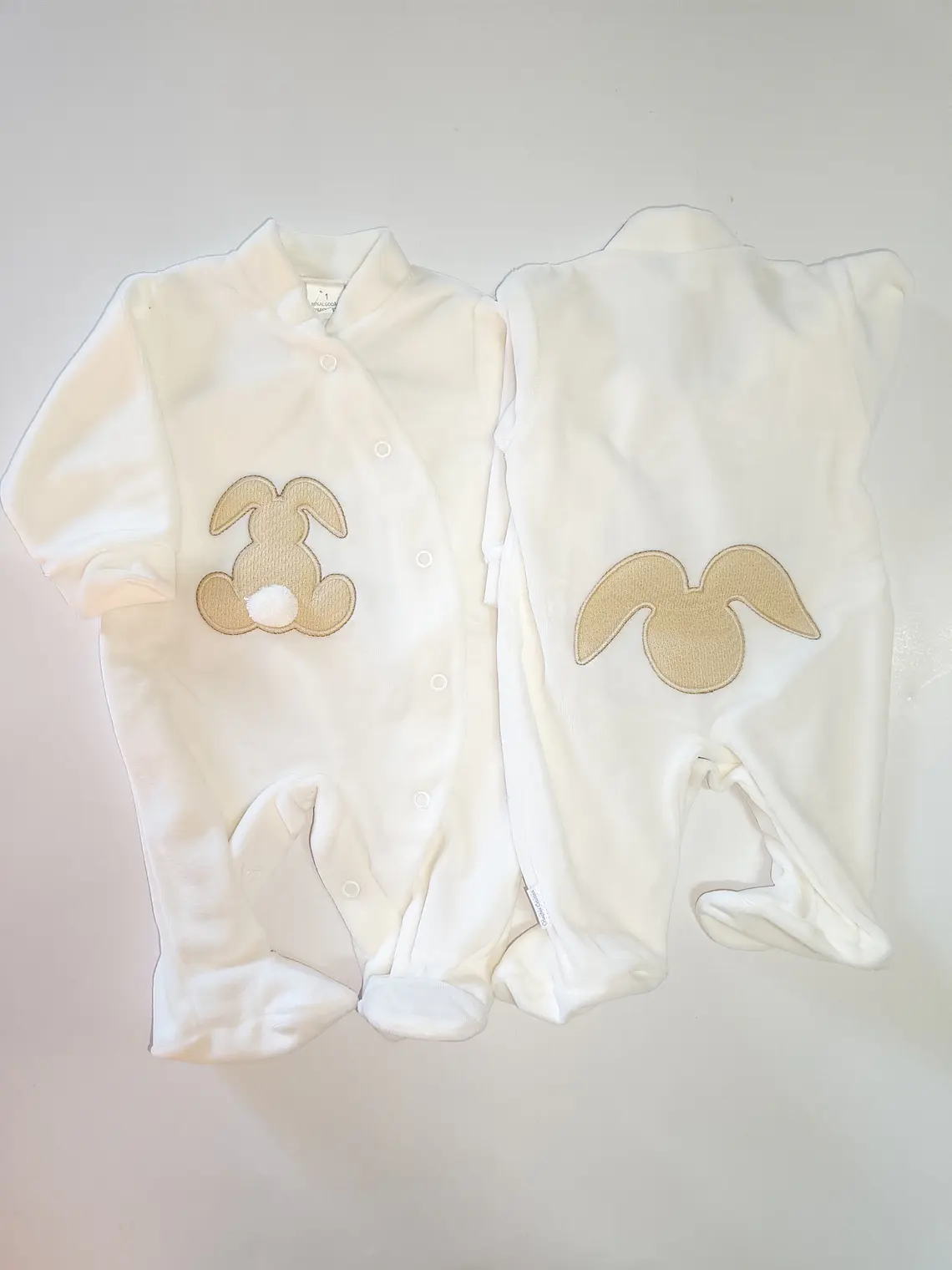 🐰 Babygrow de Veludo Coelhinho com Pompom 6