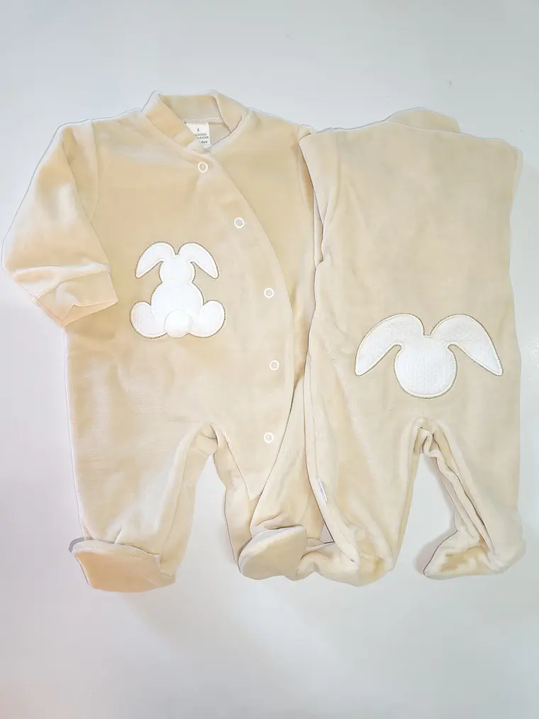 🐰 Babygrow de Veludo Coelhinho com Pompom 9