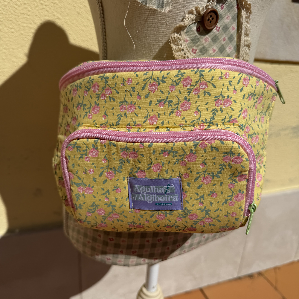 Sem Horas - Flowers (Fanny Pack)