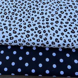 Fica Aqui - Flowers (Bolsa meia-lua com folhos)