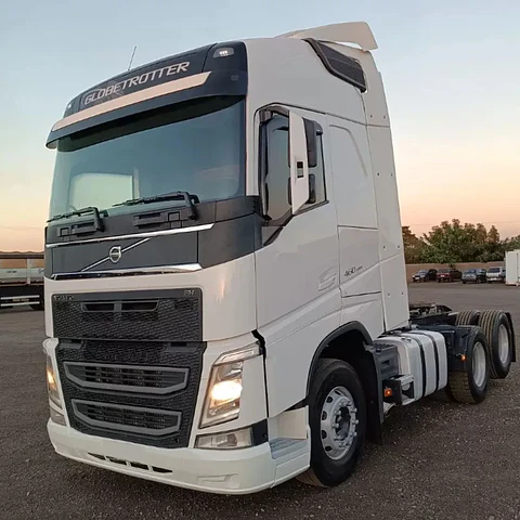 Funda De Parachoque Volvo Fh/Fm 2015 Hasta 2022 (Toma De Aire 4 Agujeros)