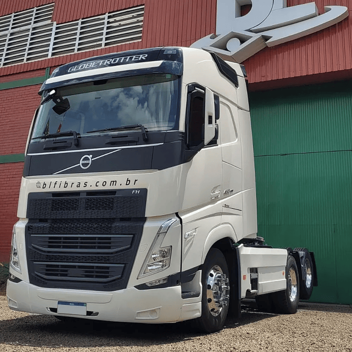 Funda De Parachoque Volvo Fh/Fm 2022 En Adelante 3