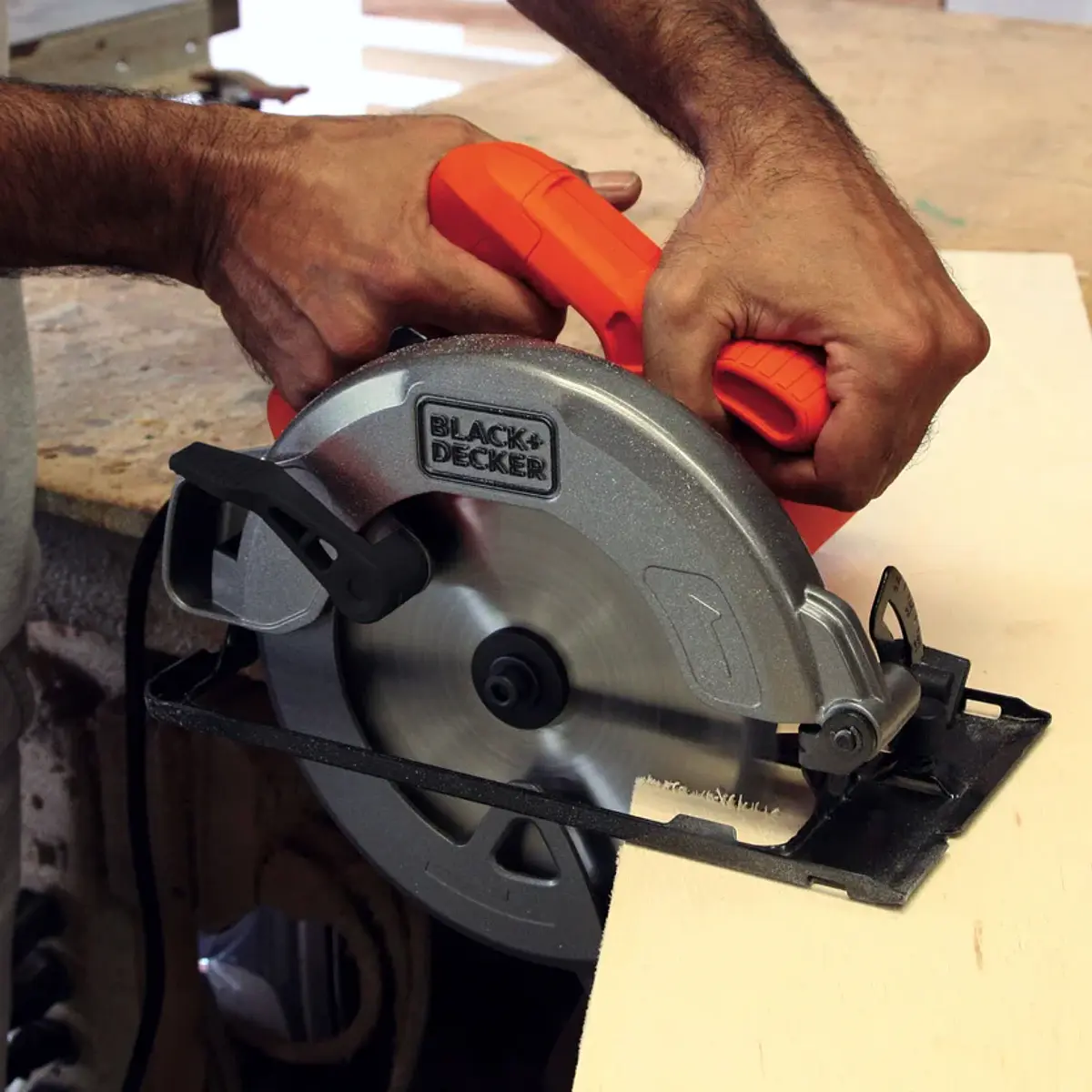 Sierra Circular 7 1/4 1400W Black+Decker CS1004-B3